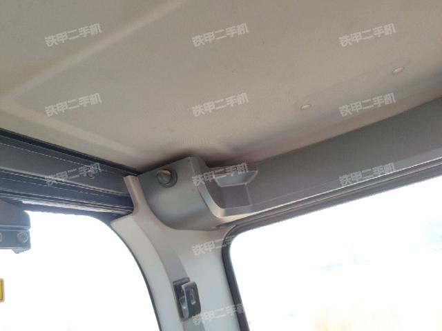 左后方玻璃角標(biāo)(駕駛室部分) 左后方玻璃角標(biāo)(駕駛室部分)