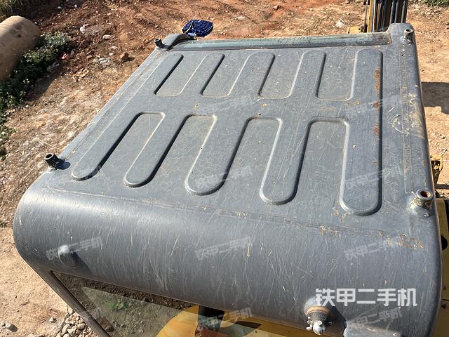 驾驶室顶部（整机外观）