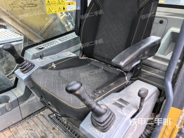 座椅右側(cè)控制臺(tái)/鑰匙門/油門/含右手柄（駕駛室部分）