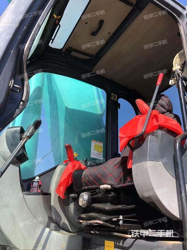 駕駛室整體（整機(jī)外觀）