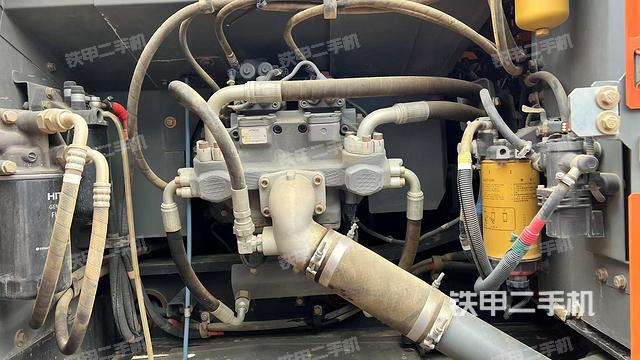 液壓泵斜45?左（大件艙室）