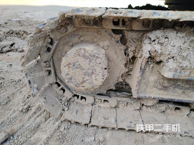 右驅(qū)動輪（行走機構(gòu)）