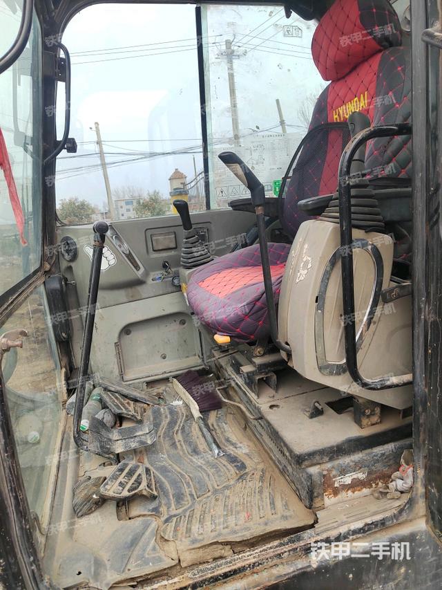 回轉(zhuǎn)馬達和主控閥（整機外觀）