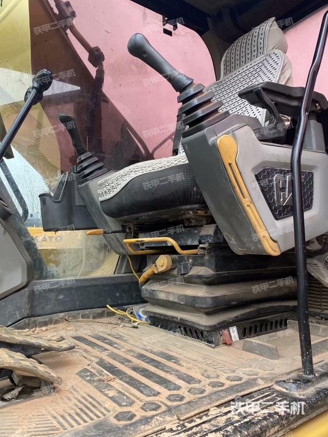 座椅左側(cè)控制臺(tái)/音響/含左手柄（駕駛室部分）