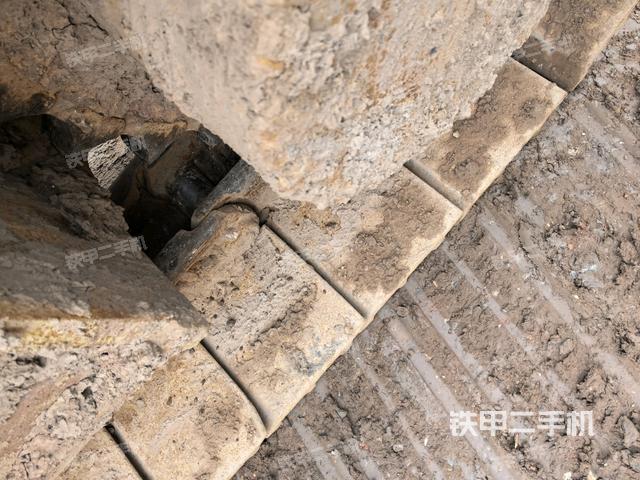 右驅(qū)動(dòng)輪（行走機(jī)構(gòu)）