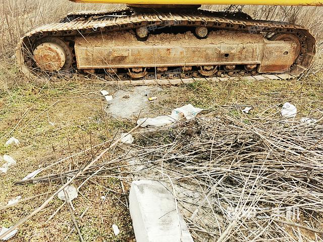 液壓泵艙室正面整體(整機(jī)外觀) 液壓泵艙室正面整體(整機(jī)外觀)