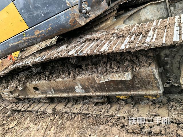 左側(cè)行走馬達(dá)蓋板（行走機(jī)構(gòu)）