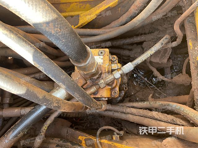 回轉(zhuǎn)馬達和主控閥（整機外觀）