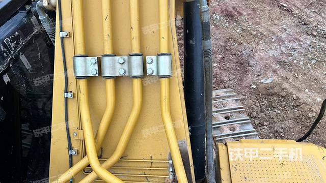 大臂背部俯視(工作和回轉(zhuǎn)裝置) 大臂背部俯視(工作和回轉(zhuǎn)裝置)