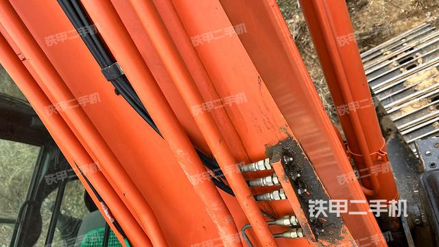 大臂背部俯視（工作和回轉(zhuǎn)裝置）