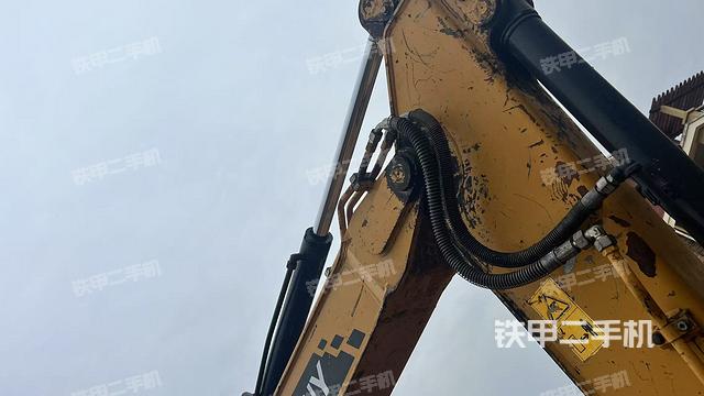 小臂整體右前（工作和回轉裝置）