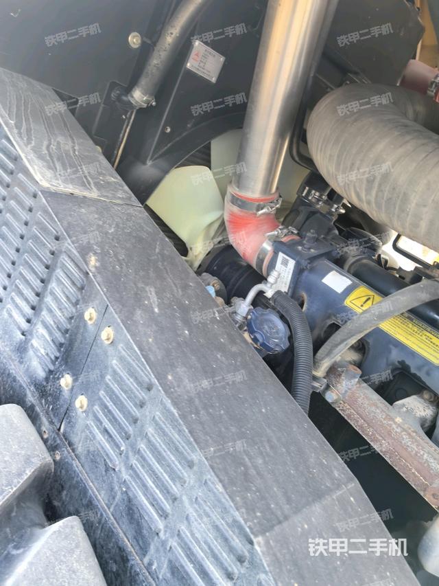 風(fēng)扇及皮帶（壓路機(jī)發(fā)動機(jī)艙）