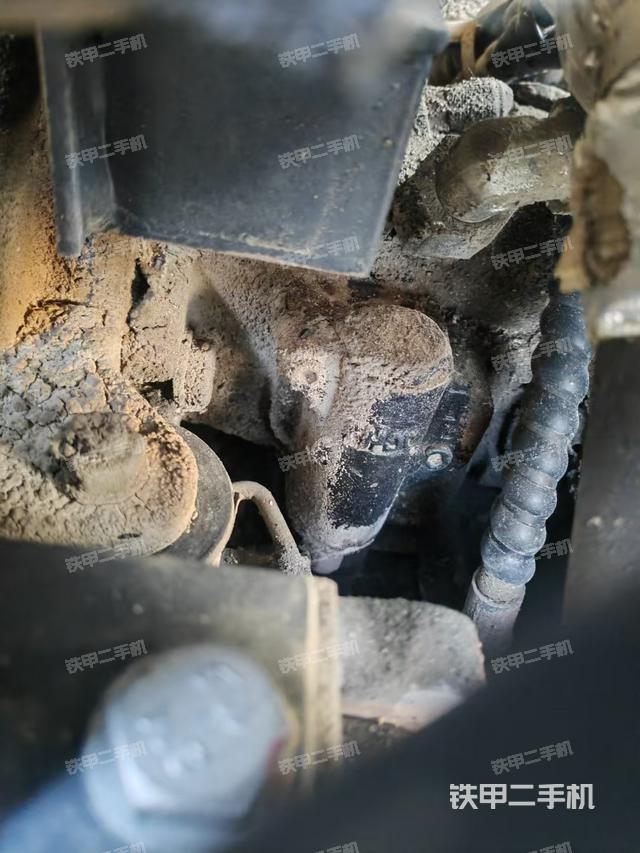 液壓泵艙室正面整體（整機(jī)外觀）