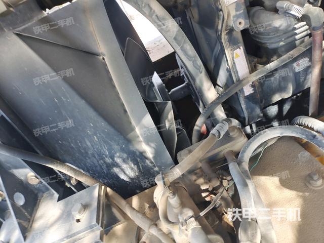 柴油泵全景（壓路機(jī)發(fā)動(dòng)機(jī)艙）