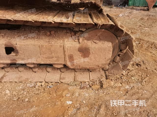 左驅(qū)動輪（行走機(jī)構(gòu)）