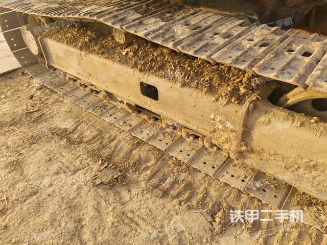 左側(cè)履帶整體?（行走機(jī)構(gòu)）