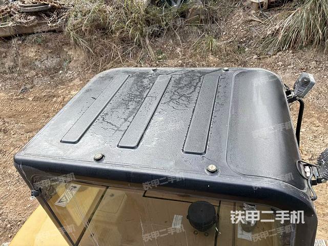 駕駛室頂部(整機外觀) 駕駛室頂部(整機外觀)
