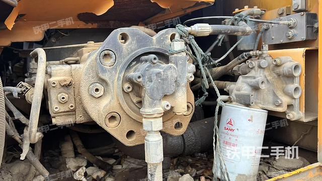 液壓泵斜45?右（大件艙室）