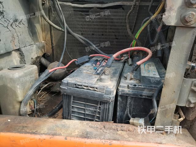 電瓶（大件艙室）