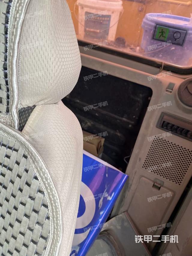 后窗玻璃角標(biāo)（駕駛室部分）