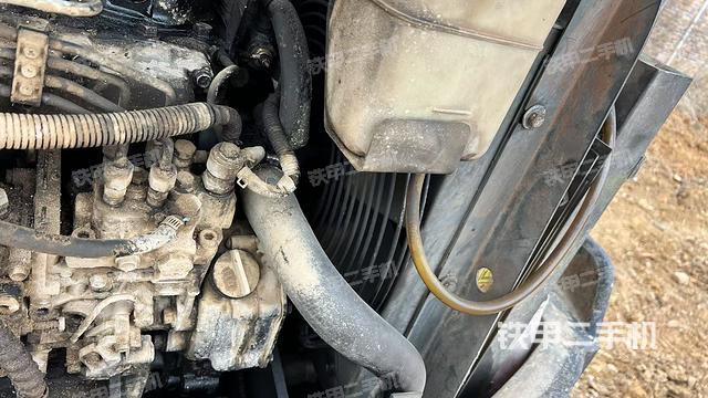 水箱+風(fēng)扇特寫(xiě)(上車部件) 水箱+風(fēng)扇特寫(xiě)(上車部件)
