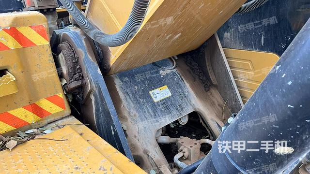 大臂根部?斜視(工作和回轉(zhuǎn)裝置) 大臂根部?斜視(工作和回轉(zhuǎn)裝置)