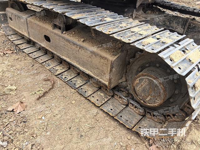 單側履帶整體(整機外觀) 單側履帶整體(整機外觀)