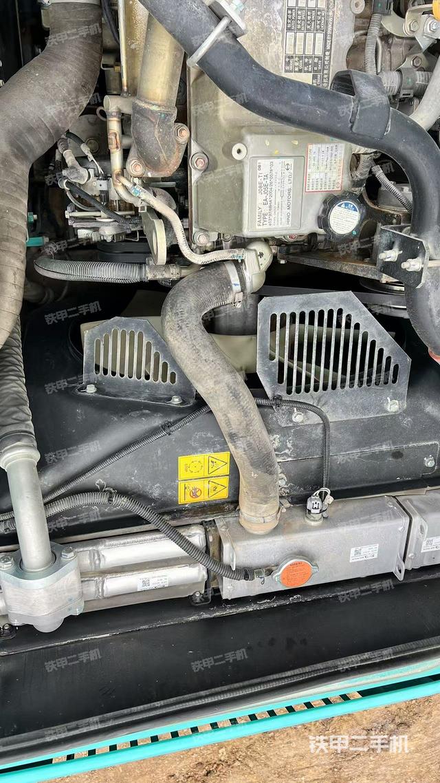 水箱+風(fēng)扇特寫(上車部件) 水箱+風(fēng)扇特寫(上車部件)