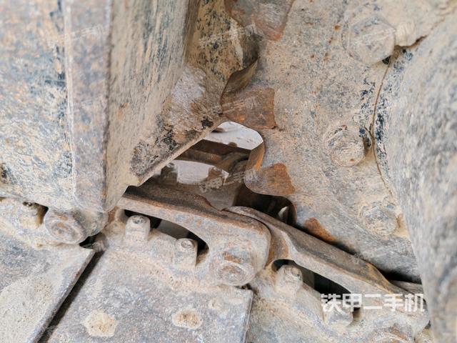 右側(cè)履帶整體?(行走機(jī)構(gòu)) 右側(cè)履帶整體?(行走機(jī)構(gòu))