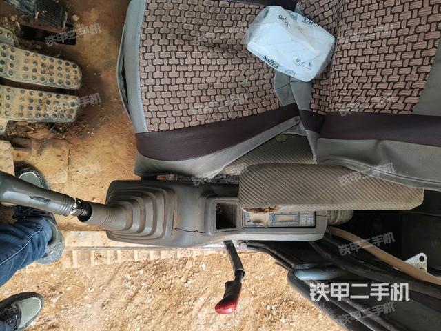 座椅左側(cè)控制臺/音響/含左手柄（駕駛室部分）