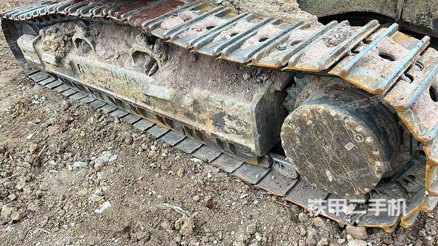 右側(cè)履帶整體(行走機(jī)構(gòu)) 右側(cè)履帶整體(行走機(jī)構(gòu))