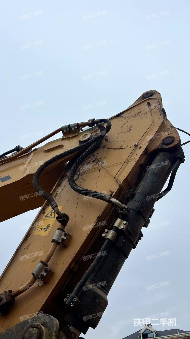 小臂整體右前(工作和回轉(zhuǎn)裝置) 小臂整體右前(工作和回轉(zhuǎn)裝置)