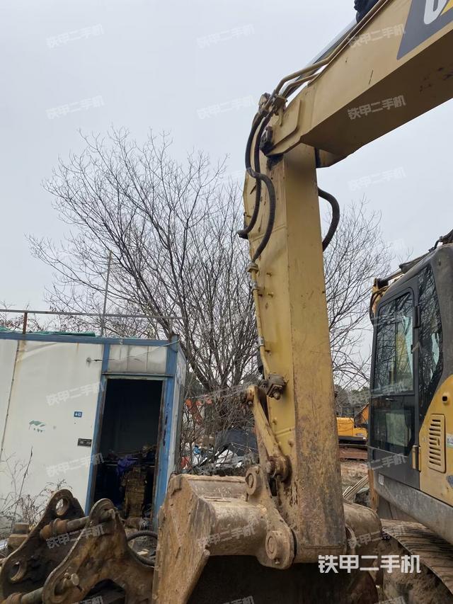 小臂整體左后（工作和回轉(zhuǎn)裝置）