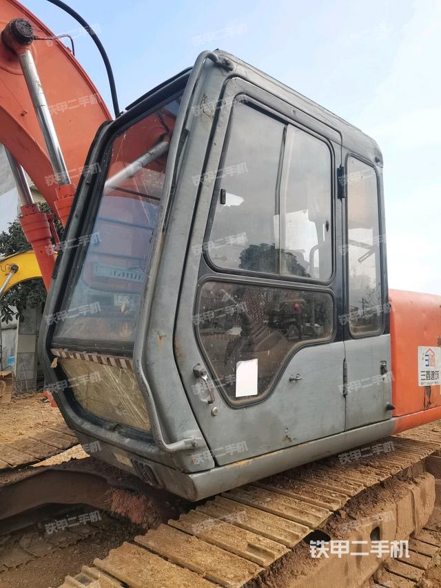 駕駛室左前45度（駕駛室部分）