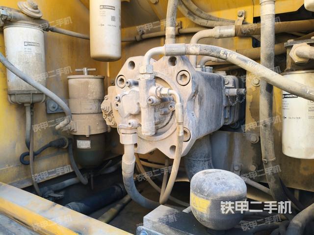 液壓泵斜45?左(大件艙室) 液壓泵斜45?左(大件艙室)
