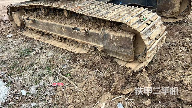 右側(cè)履帶整體(行走機構(gòu)) 右側(cè)履帶整體(行走機構(gòu))