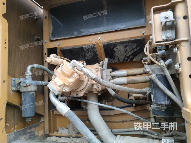 液壓泵斜45?左(大件艙室) 液壓泵斜45?左(大件艙室)