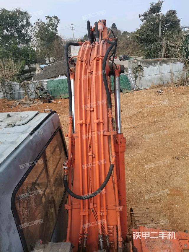 大臂背部俯視（工作和回轉(zhuǎn)裝置）