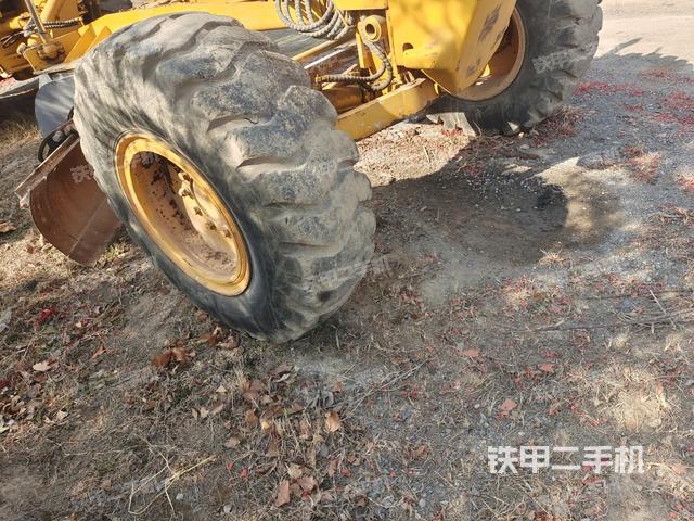 左引導(dǎo)輪 /左前輪(行走機(jī)構(gòu)) 左引導(dǎo)輪 /左前輪(行走機(jī)構(gòu))