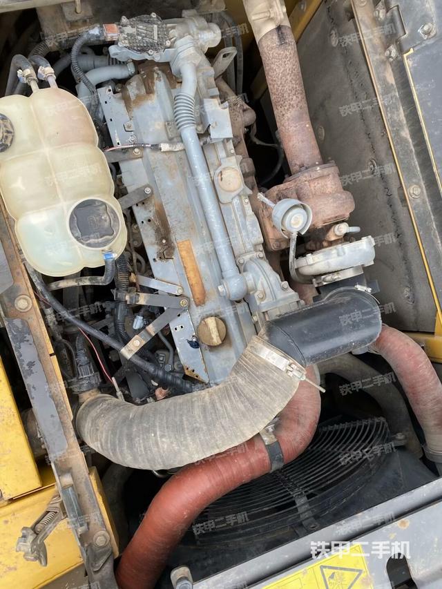 發(fā)動(dòng)機(jī)室（上車部件）