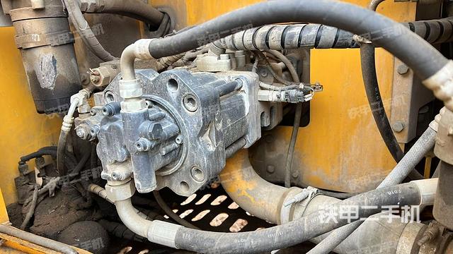 液壓泵斜45?右（大件艙室）