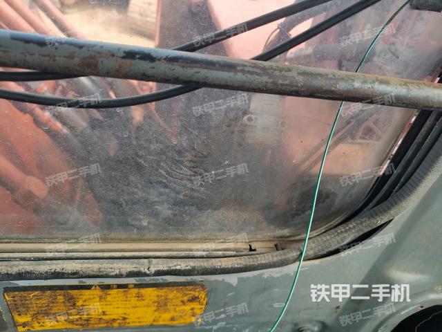 右側(cè)玻璃角標(biāo)（駕駛室部分）