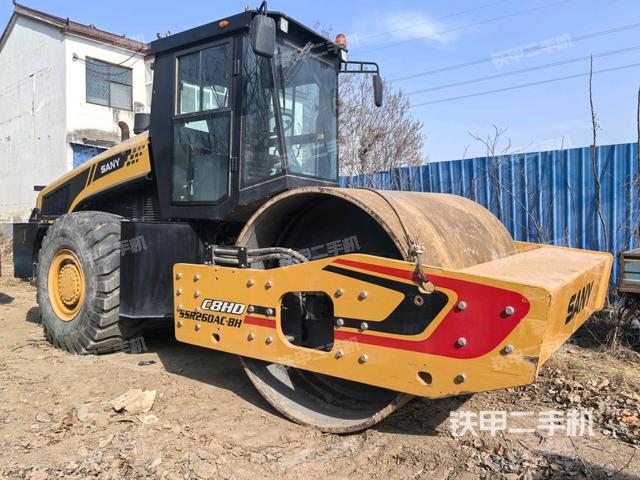 右前45°（壓路機(jī)整機(jī)外觀）