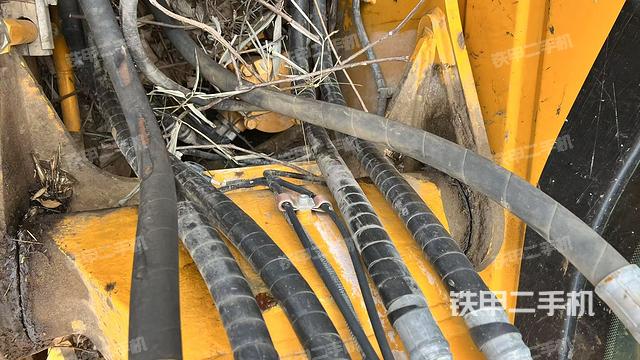 中央回轉(zhuǎn)接頭特寫（上車部件）