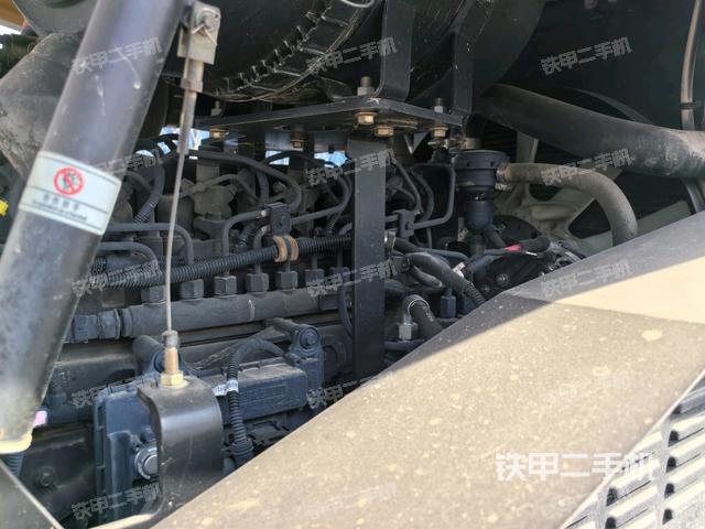 柴油泵全景（壓路機(jī)發(fā)動機(jī)艙）