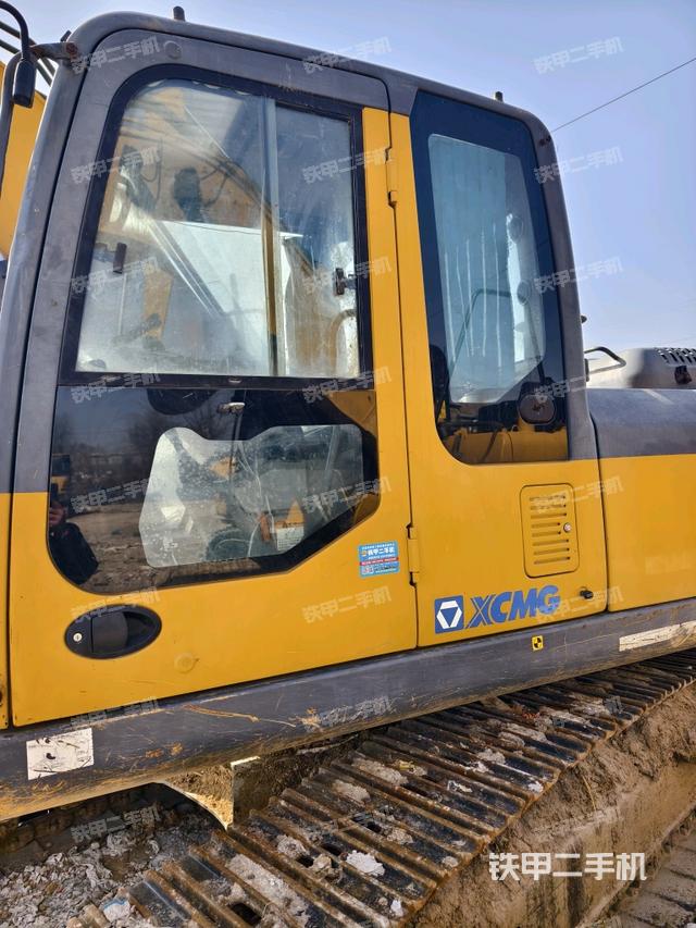 駕駛室左前45度（駕駛室部分）