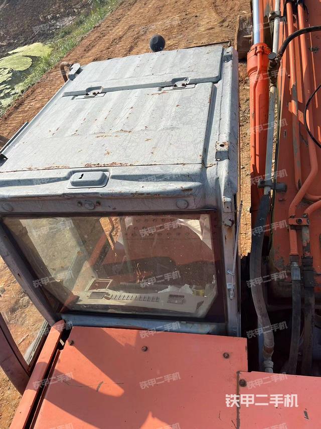 駕駛室頂部（整機(jī)外觀）