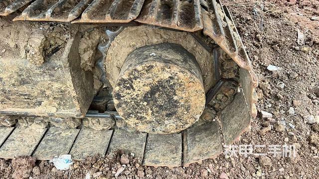 左驅(qū)動輪（行走機構(gòu)）