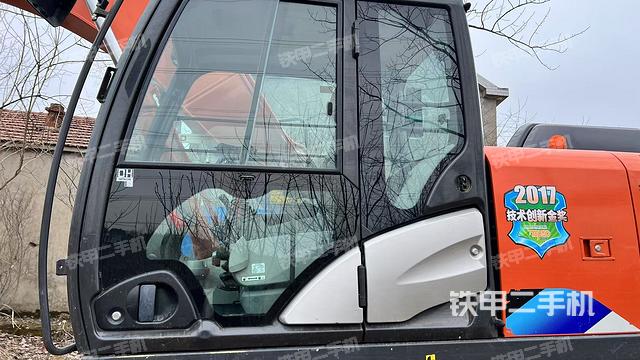 駕駛室左前45度（駕駛室部分）