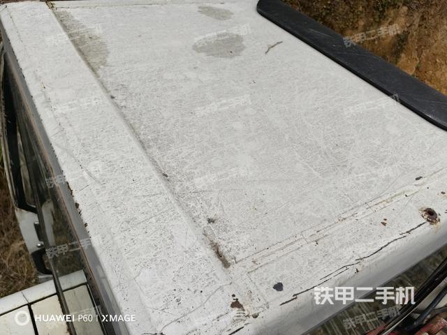 駕駛室頂部（整機外觀）